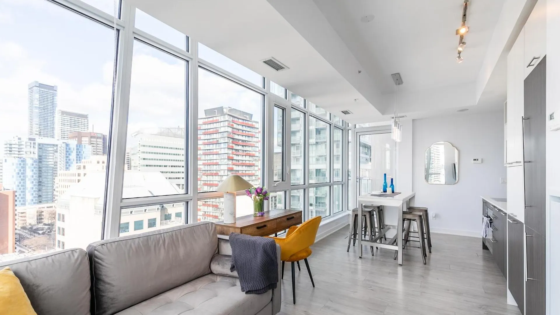 Nobu Suites - Toronto'S Entertainment District Apartmán